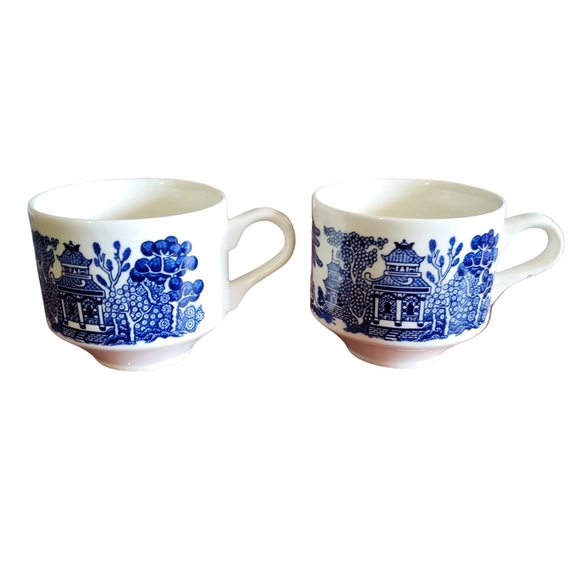 Vintage Churchill England Blue Willow Large Flat Cups ~ Set Of 4 Pre-Owned - Picture 5 of 16